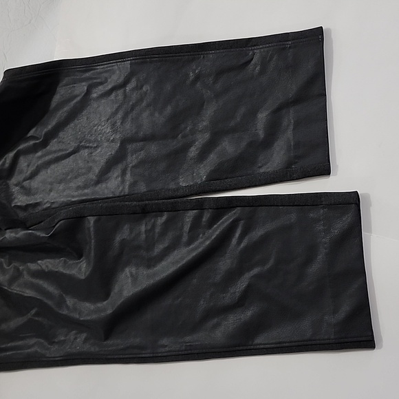 Chico's Faux-Leather Pull-On Leggings/ Size 3 (16) - Picture 14 of 15
